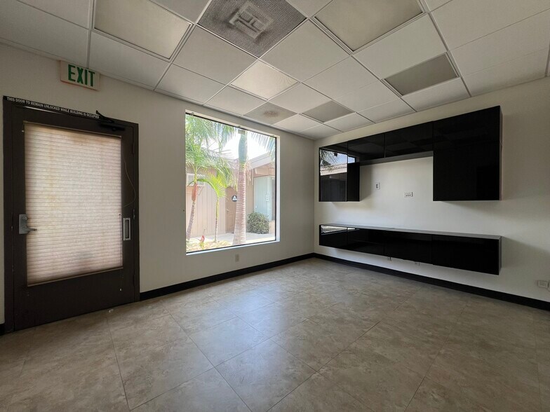 More Photos Of 204 E Chevy Chase Dr, Glendale Medical For Lease