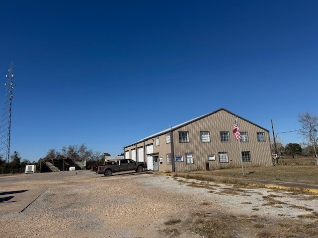 More Photos Of 103 US-183 Hwy, Refugio Industrial For Sale