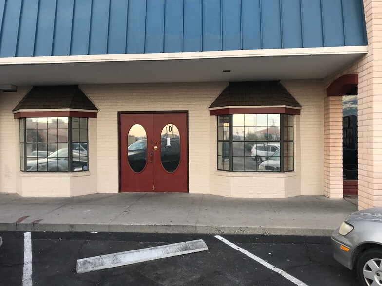 More Photos Of 126 Shadow Mountain Dr, El Paso Restaurant For Lease