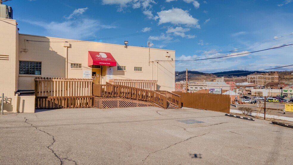 More Photos Of 630 Market St, Steubenville Office For Sale