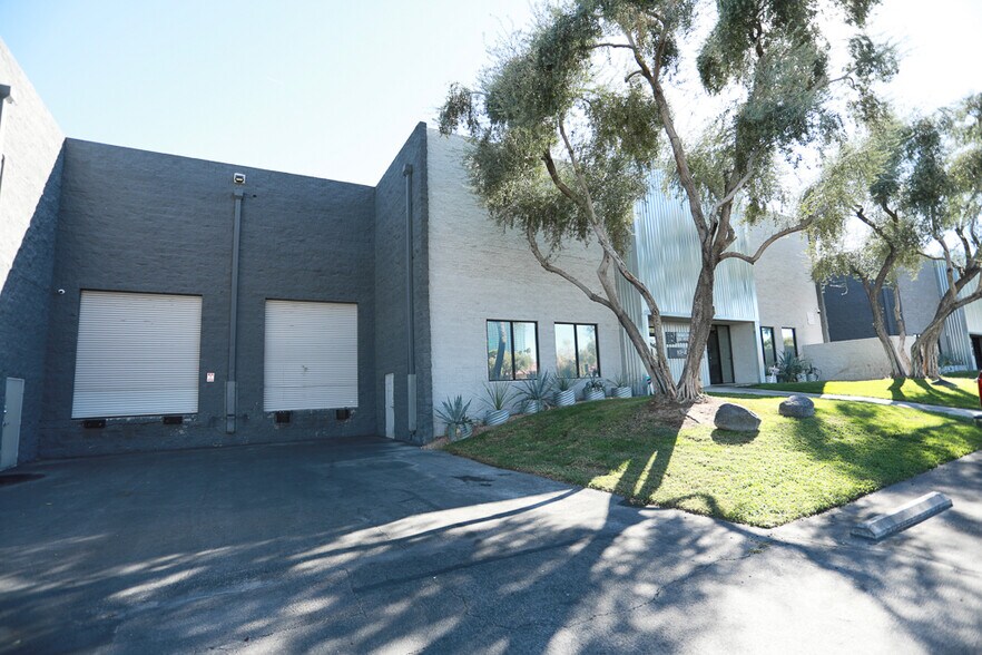More Photos Of 4301 S Valley View Blvd, Las Vegas Warehouse For Lease
