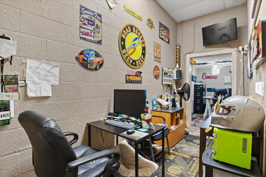 More Photos Of 15182 Dahlgren Ave, Port Charlotte Carwash For Sale