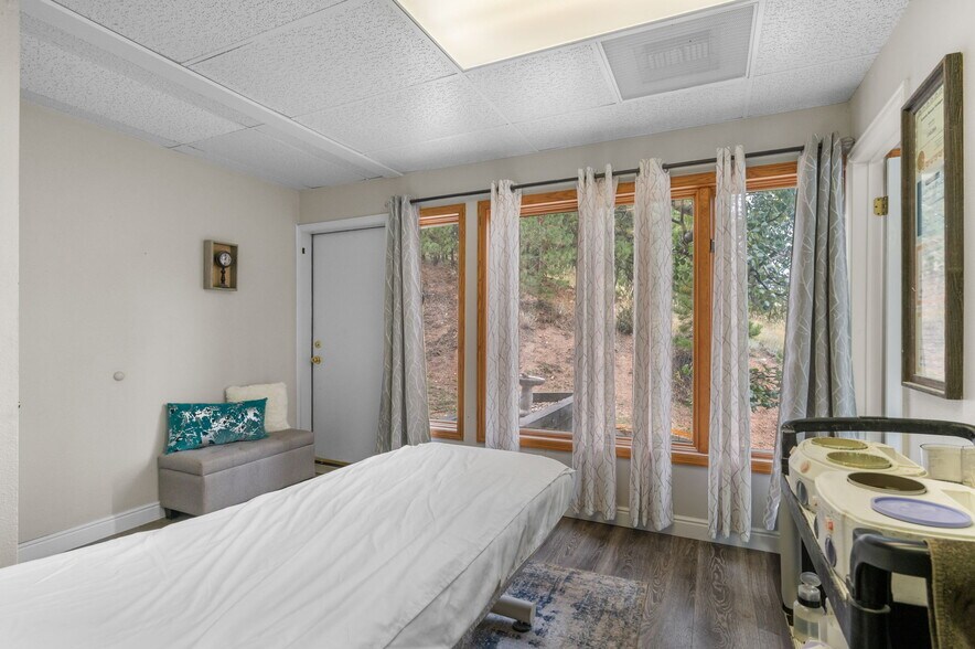 More Photos Of 29713 Troutdale Scenic Dr, Evergreen Office For Sale