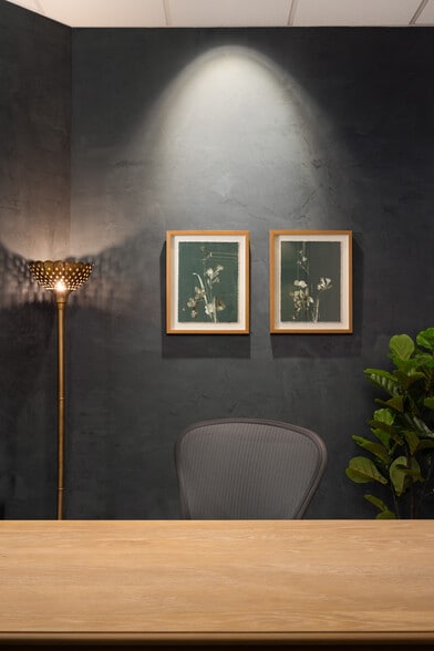 More Photos Of 4505 E Broadway Rd, Phoenix Light Manufacturing For Sale