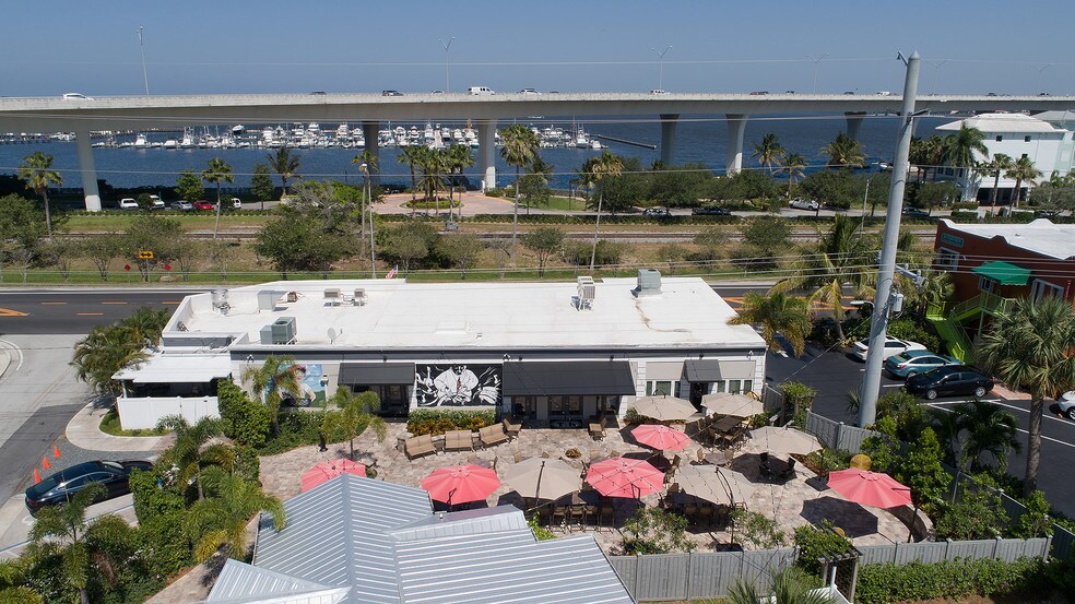 More Photos Of 514 NW Dixie Hwy, Stuart Restaurant For Sale