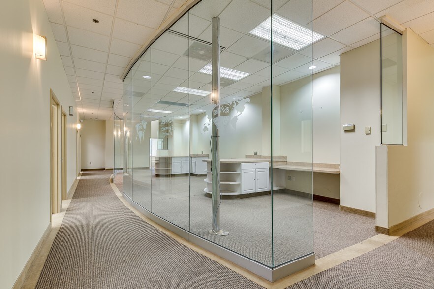 More Photos Of 8815 Centre Park Dr, Columbia Medical For Lease