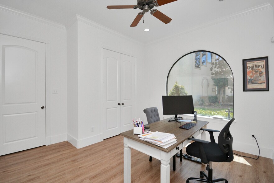 More Photos Of 12824 Willow Centre Dr, Houston Medical For Sale