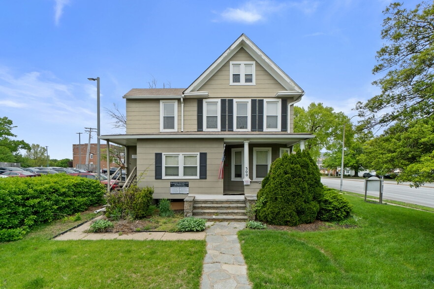 More Photos Of 300 Allegheny Ave, Towson Office For Sale