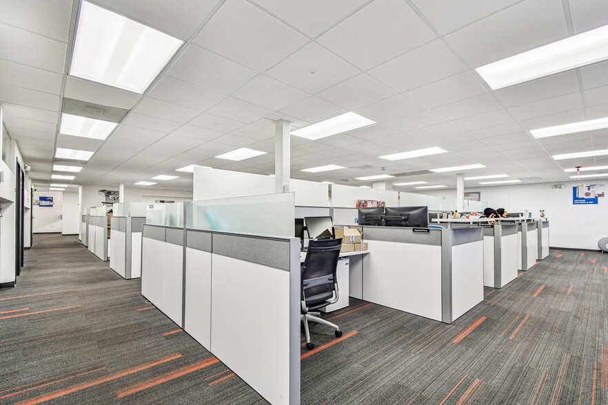 More Photos Of 902 N Himes Ave, Tampa Office For Lease