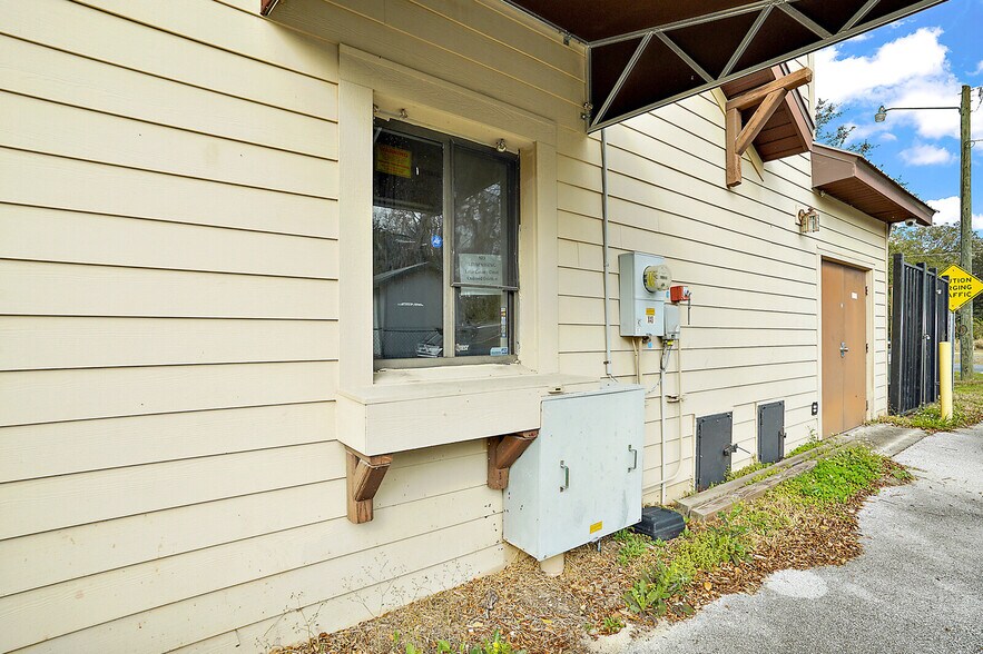 More Photos Of 2535 Main St, Leesburg Restaurant For Sale