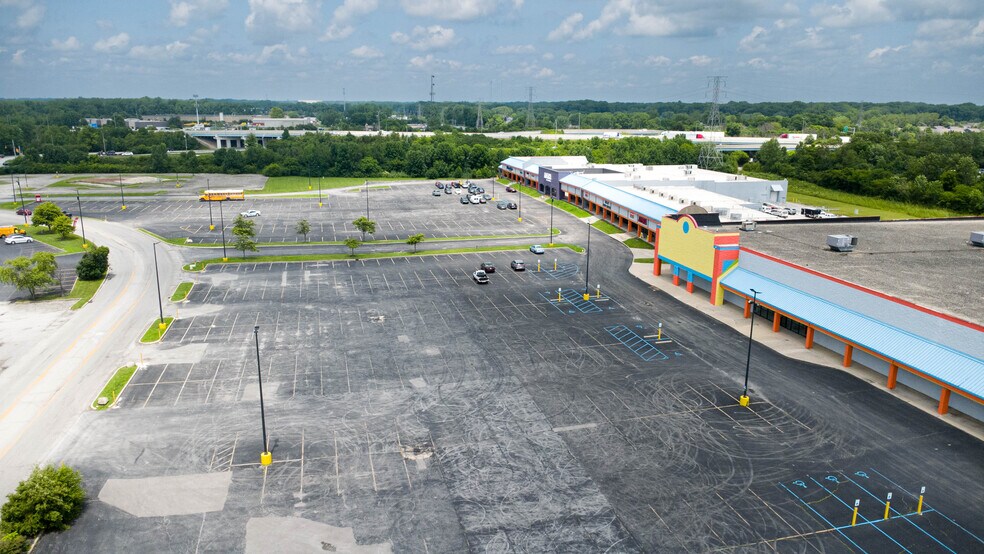 More Photos Of 3643-3749 Commercial Dr, Indianapolis Unknown For Lease