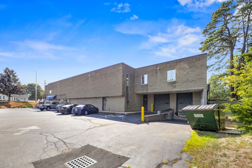 More Photos Of 175 Amherst St, Nashua Freestanding For Lease