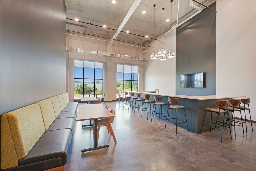 More Photos Of 176 Robert St S, Saint Paul Apartments For Lease