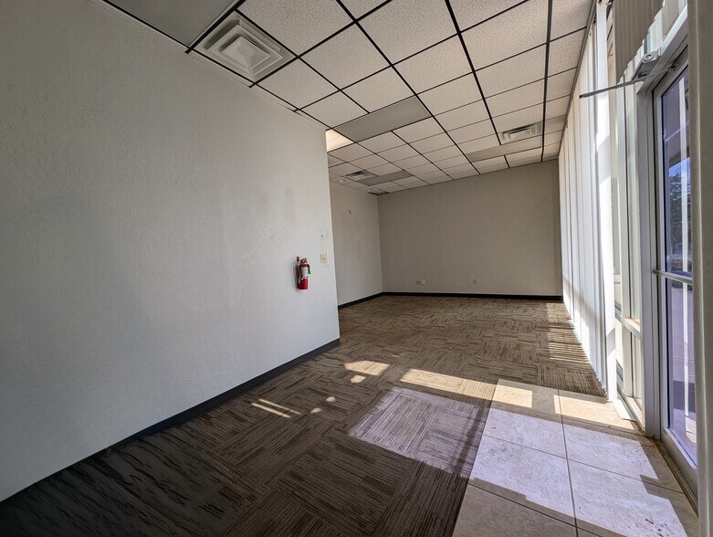 More Photos Of 1315-1321 NW Sheridan Rd, Lawton Office For Lease