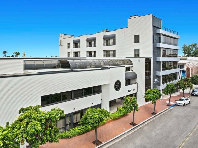 More Photos Of 7590 Fay Ave, La Jolla Unknown For Lease