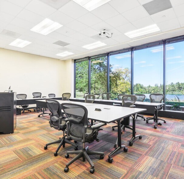 More Photos Of 10850 W Park Pl, Milwaukee Office For Lease