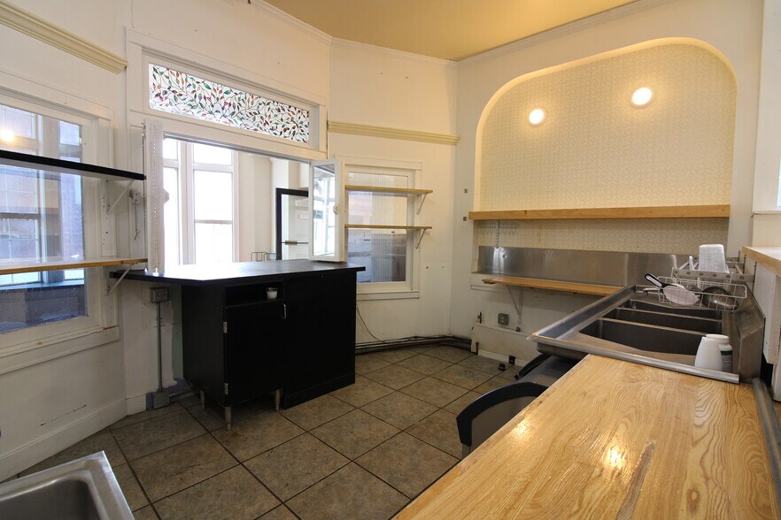 More Photos Of 31 W Superior St, Duluth Office For Lease