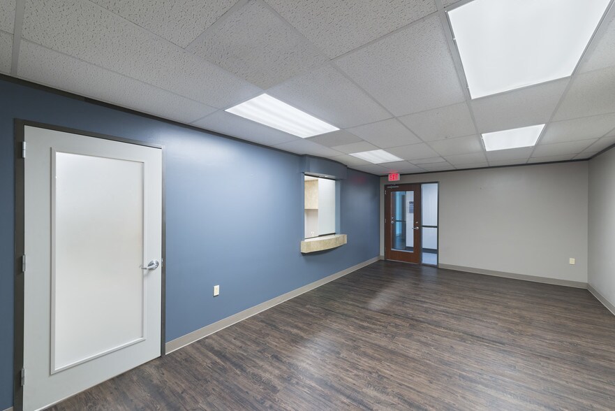 More Photos Of 777 S Fry Rd, Katy Medical For Lease