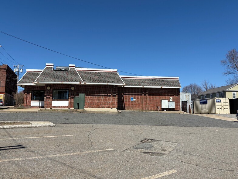 Primary Photo Of 39 Mechanic St, Marlborough Freestanding For Lease