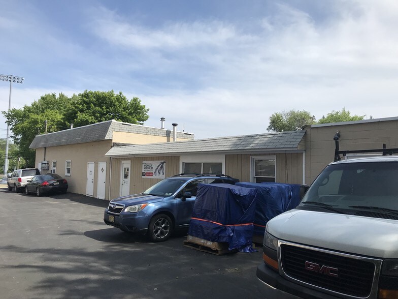 More Photos Of 311-315 Broad St, Bloomfield Warehouse For Sale