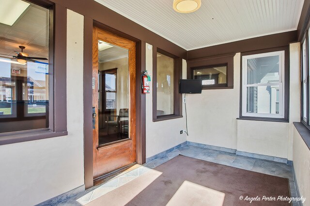 More Photos Of 3425 W Elm St, McHenry Office For Sale