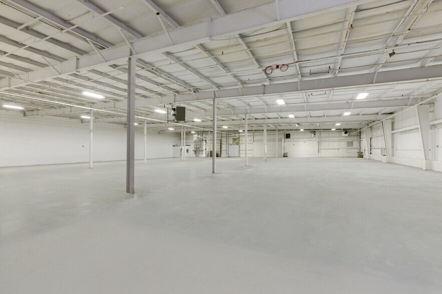 More Photos Of 175 Ward Hill Ave, Haverhill Warehouse For Lease