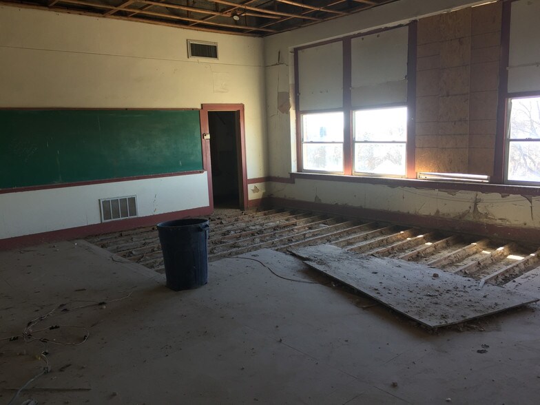 More Photos Of 1900 NW 10th St, Oklahoma City Schools For Sale