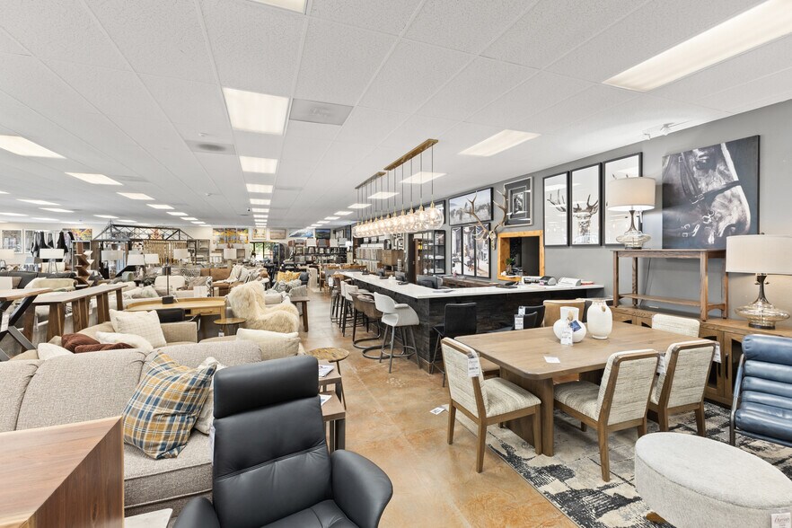 More Photos Of 1855 Shield Dr, Steamboat Springs Showroom For Sale