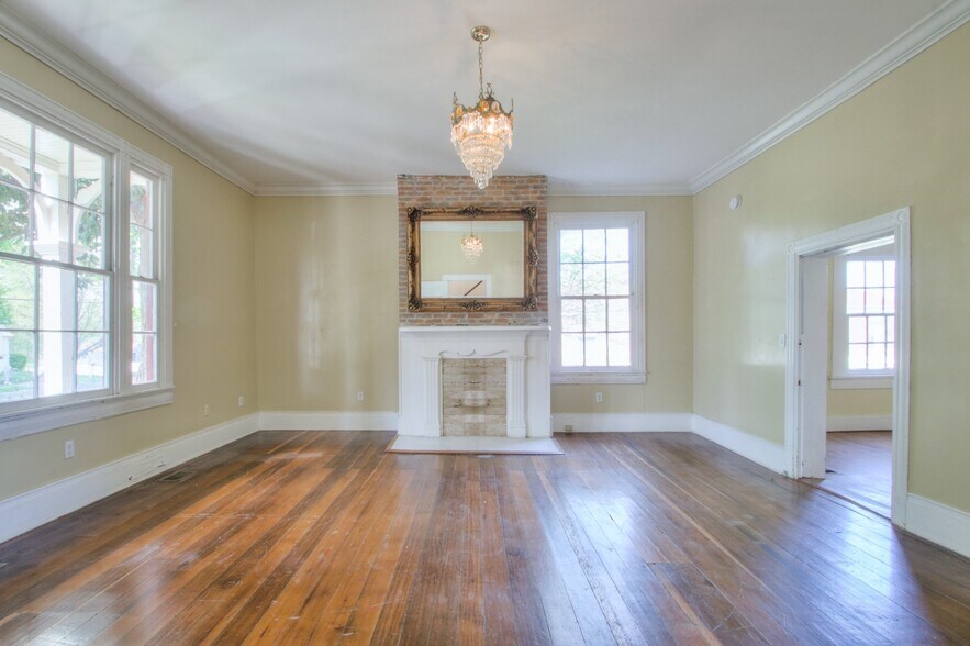 More Photos Of 5294 Main St, Spring Hill Office Residential For Sale