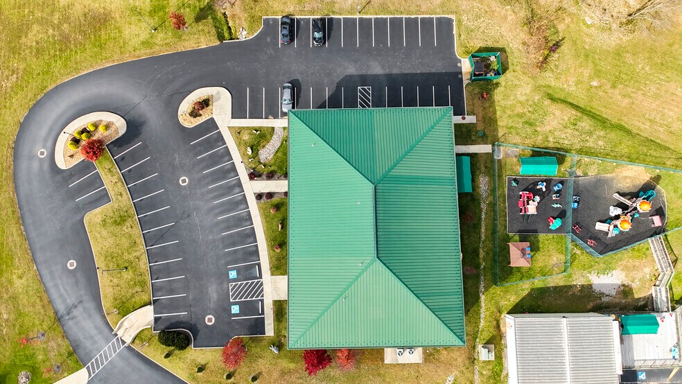 More Photos Of 125 Scattergood Dr NW, Christiansburg Office For Sale