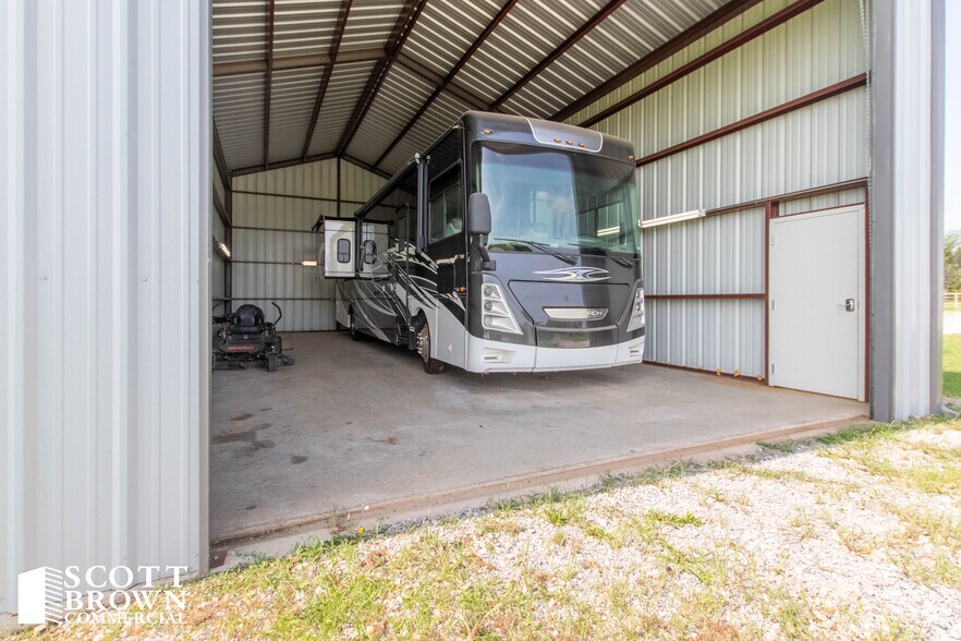 More Photos Of 1404 McConnell Rd, Gunter Flex For Sale