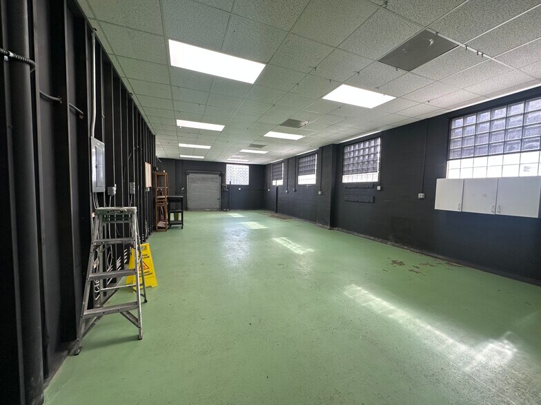 More Photos Of 1827 Silver Star Rd, Orlando Unknown For Lease
