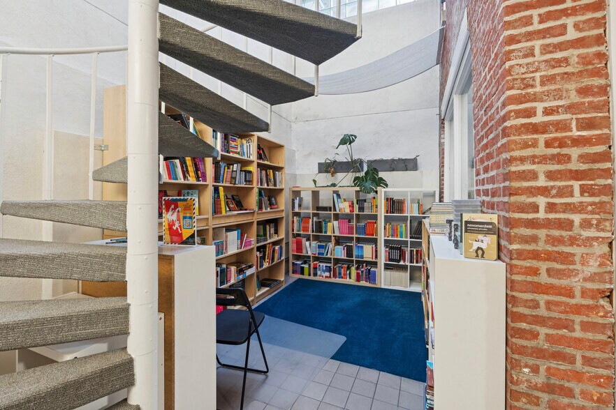 More Photos Of 215 Church St, Philadelphia Office Residential For Sale