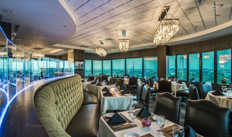 More Photos Of 2301 E Lamar Blvd, Arlington Unknown For Lease