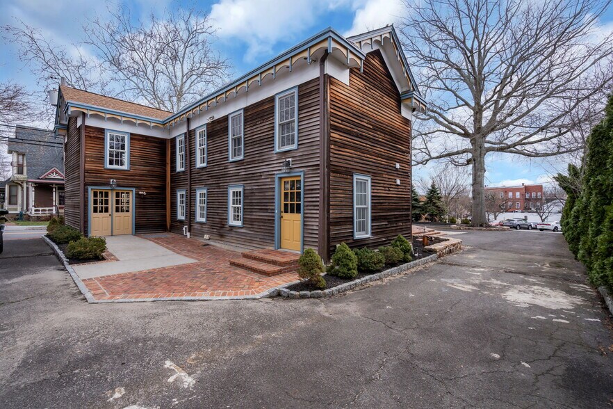 More Photos Of 137 Stockton St, Hightstown Flex For Sale