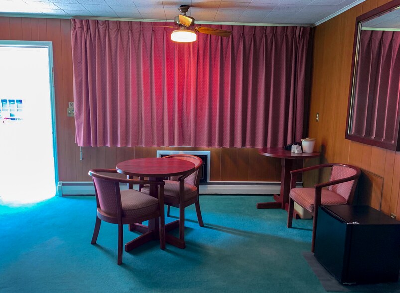 More Photos Of 4100 Albany Post Rd, Hyde Park Hotel For Sale