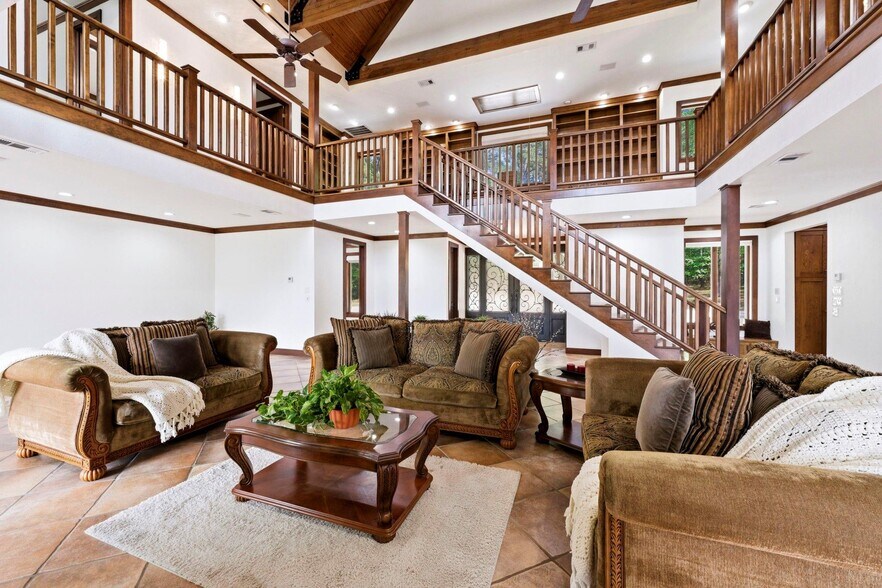 More Photos Of 43 Pool Rd, Richards Specialty For Sale