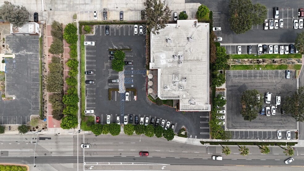 More Photos Of 1601 E Orangewood Ave, Anaheim Office For Lease