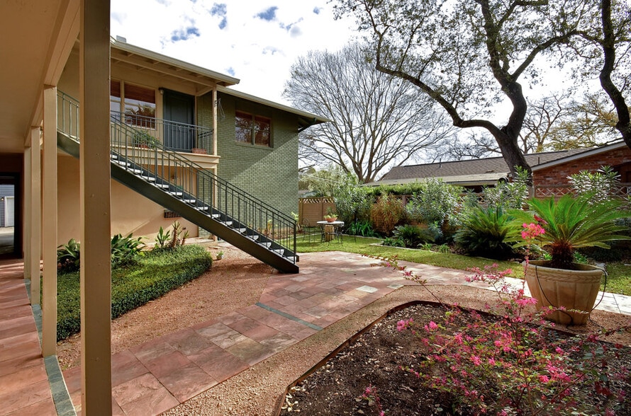 More Photos Of 1803 La Sombra Dr, San Antonio Apartments For Sale