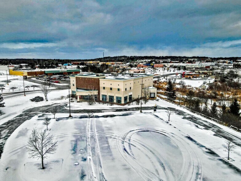 More Photos Of 116 Bangor Mall Blvd, Bangor Freestanding For Sale