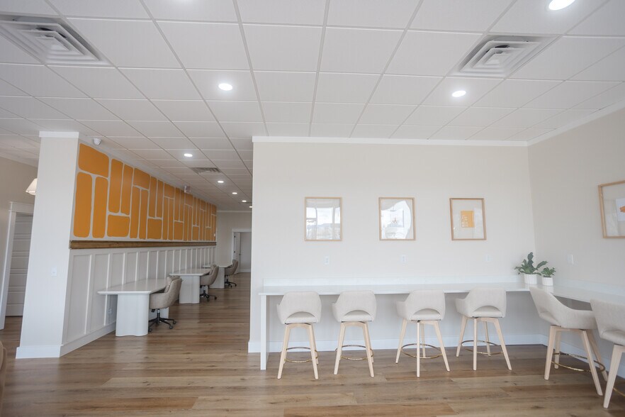 More Photos Of 9 NE Park Ave, Baxley General Retail For Sale