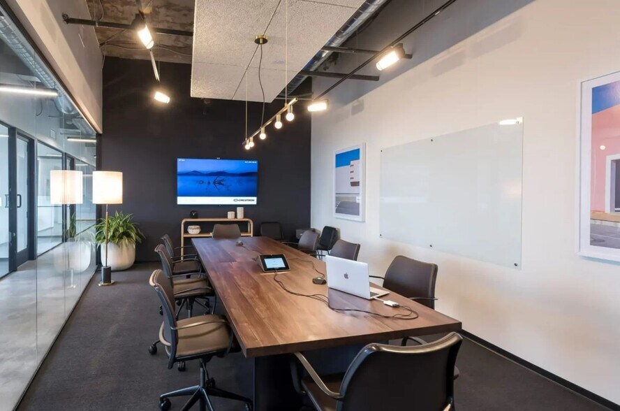 More Photos Of 3424 Peachtree Rd NE, Atlanta Coworking Space