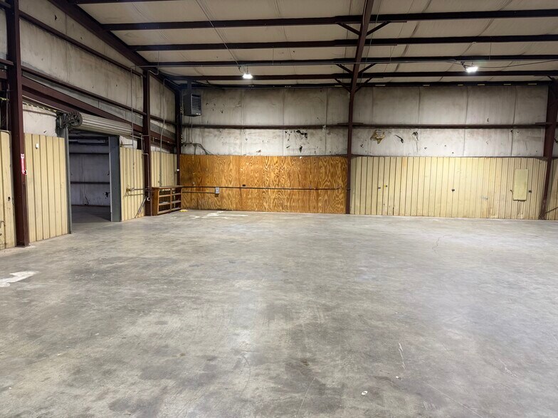 More Photos Of 1865 US 41 Hwy SW, Calhoun Industrial For Lease