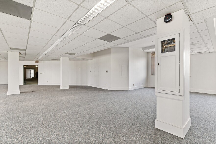 More Photos Of 380 N Main St, Mansfield Office Residential For Sale