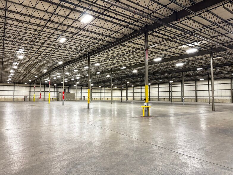 More Photos Of 2580 S 30th St, Lafayette Warehouse For Sale