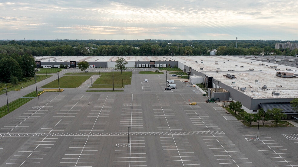 More Photos Of 1 American Rd, Brooklyn Distribution For Lease