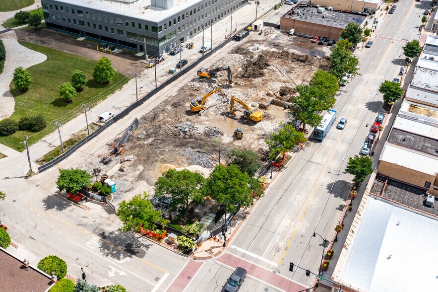 More Photos Of NEQ of Oakton St and Niles Ave, Skokie Hotel For Lease