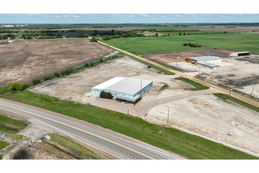 More Photos Of SE 241 SE 10 Ave, Great Bend Warehouse For Sale