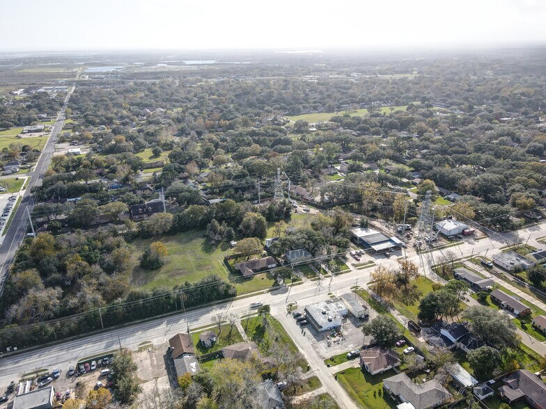 More Photos Of 1916 Cedar Dr, La Marque Restaurant For Lease