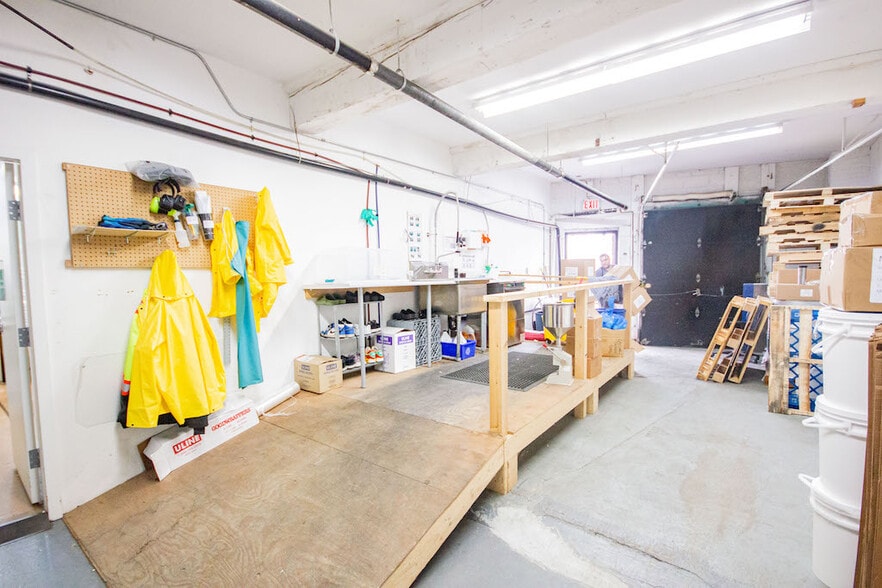 More Photos Of 381 Railway St, Vancouver Warehouse For Lease
